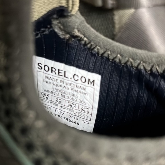 SOREL THE OG SNEAKERS Kinetic Green
Camo Scalloped soles size 7.5 - Picture 11 of 16